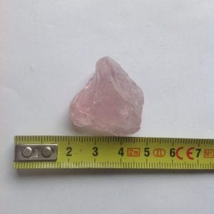 morceau de quartz rose brut lithothérapie