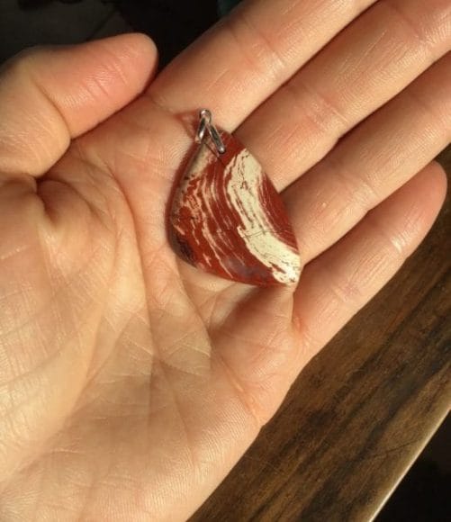 pendentif jaspe rouge