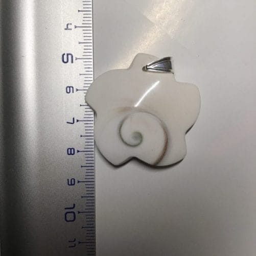 Pendentif oeil de sainte lucie Madagscar