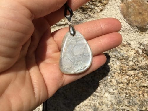 Pendentif pierre de lune adulaire blanc