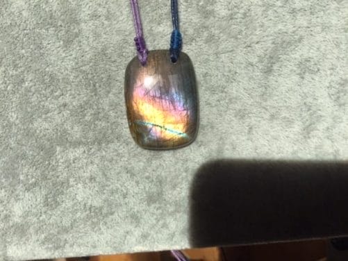 Pendentif labradorite arc en ciel Tropiques