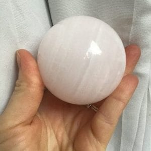 Sphère de calcite rose ou calcite manganifere