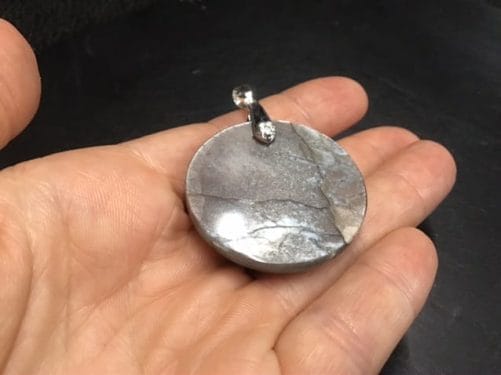 Pendentif pierre de lune gris