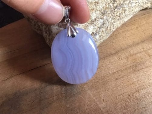 Pendentif calcédoine ovale