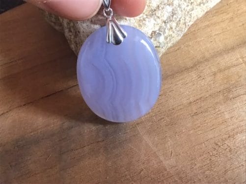 Pendentif calcédoine ovale