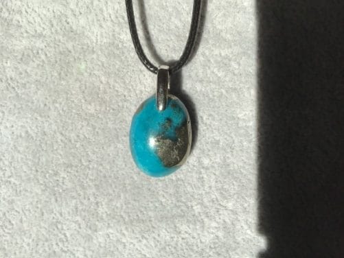 Pendentif turquoise oval d’ Iran qualite aaa