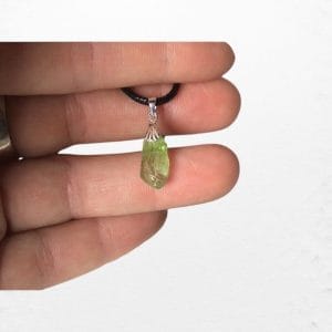 Pendentif peridot cristallisé